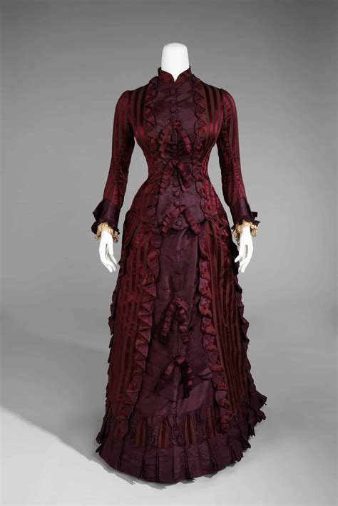 victorian outfits for women